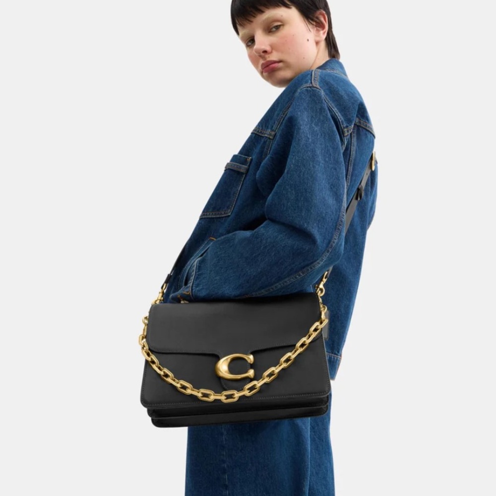 Coach Black Leather Shoulder Bag with Gold Chain - Picture 5 of 9